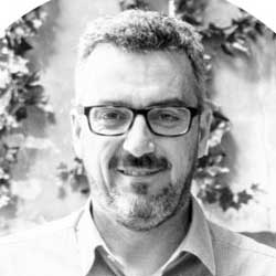 Carlos Aguirre Roses